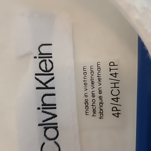 Calvin Klein.  White.  Eyelet  detail.  Lined.   Size 4p - Picture 4 of 5